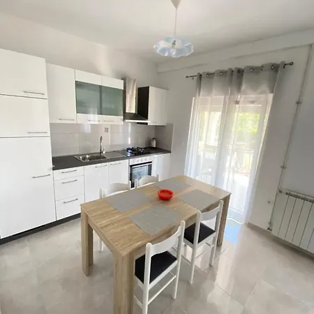 Apartment Nina *