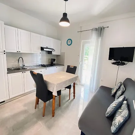 Apartment Nina *